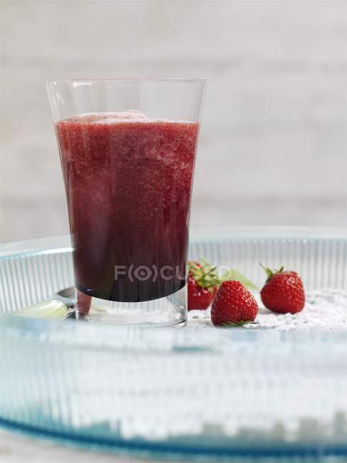 Apple and grape smoothie — Stock Photo