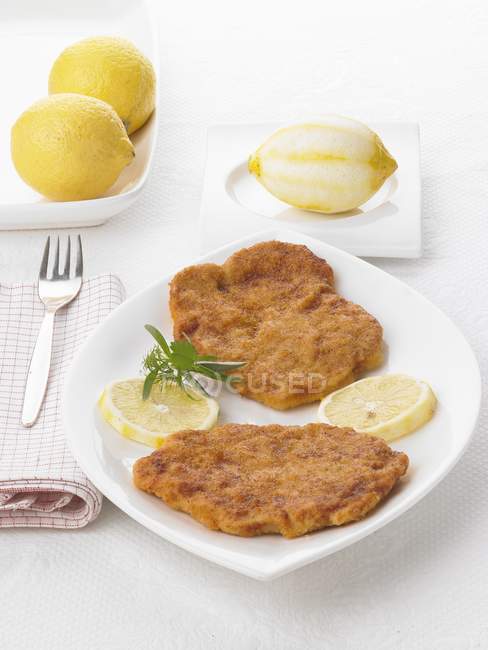 Breaded veal escalope — Stock Photo
