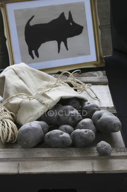Batatas de trufa no saco — Fotografia de Stock