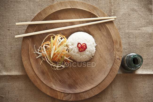Sushi rice with shredded vegetables — Stock Photo