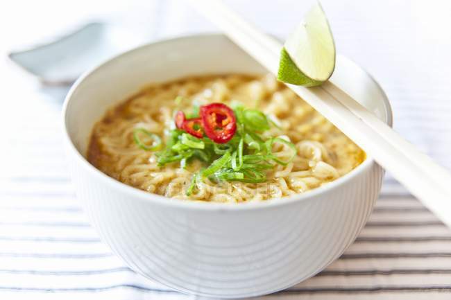 Red curry with noodles — Stock Photo