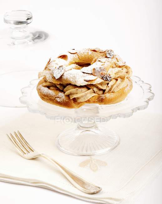 Closeup view of Paris-Brest choux pastry with hazelnut cream — Stock Photo