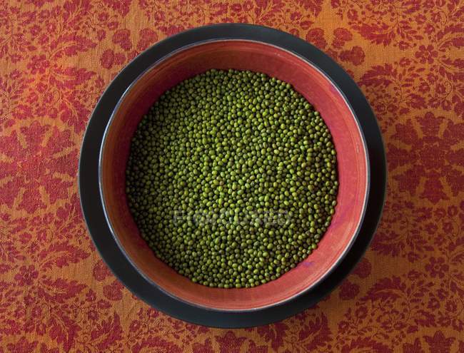 Mungo beans in bowl — Stock Photo