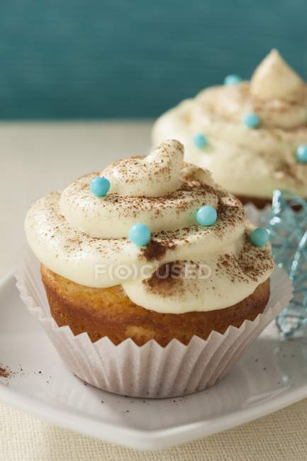 Cupcakes decorated for Christmas — Stock Photo