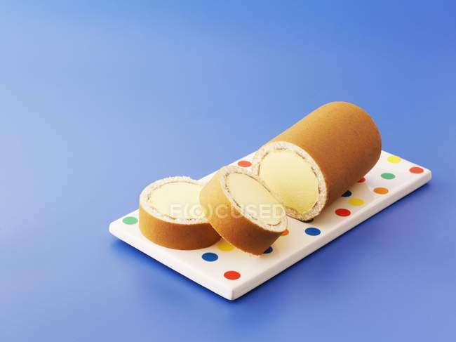 Vanilla ice cream Swiss roll — Stock Photo