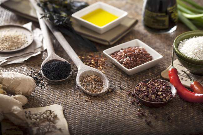 Oriental herbs and spices — Stock Photo