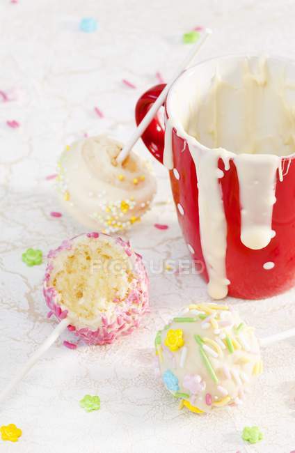 Cake pops decorated with chocolate — Stock Photo