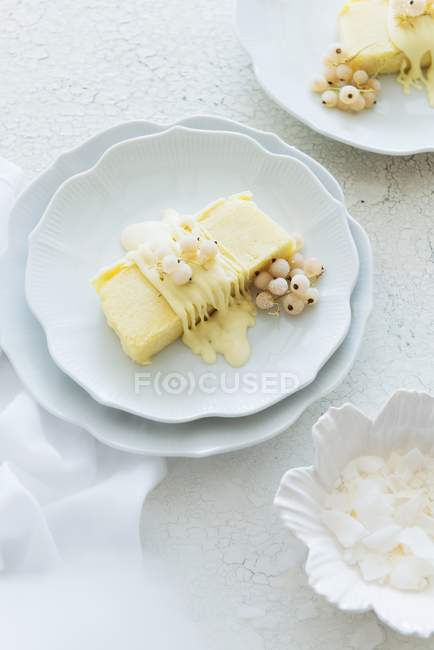 Mango-Parfait auf Tellern — Stockfoto