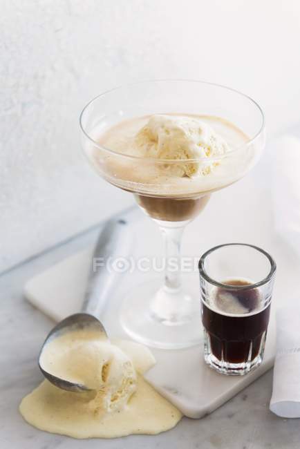 Coffee with vanilla ice cream — Stock Photo