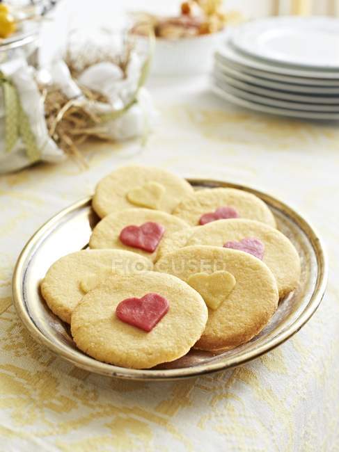 Biscuits decorated with hearts — Stock Photo