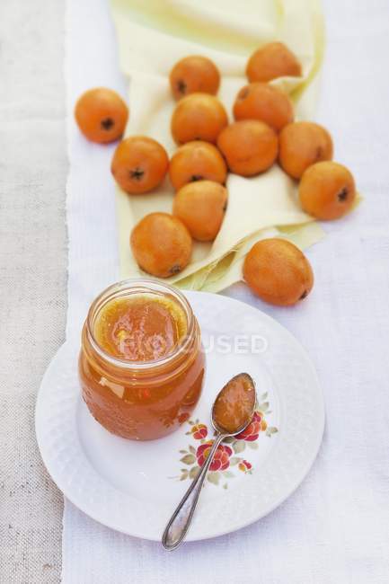 Mispeln Marmelade und frische Mispeln — Stockfoto