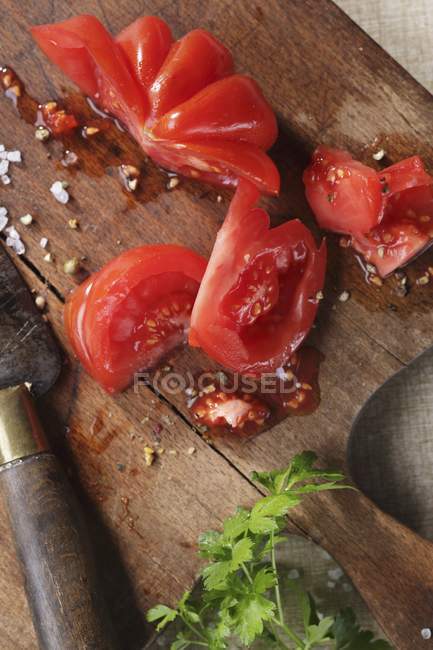 Нарізаний біфштекс помідори — стокове фото