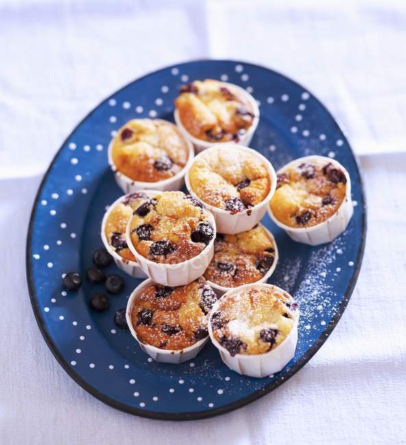 Frisch gebackene Haufen Blaubeer-Muffins — Stockfoto