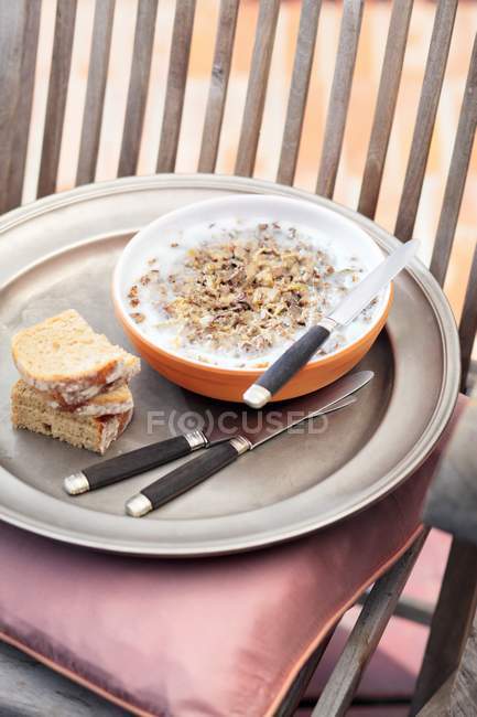Chicken lard with bread — Stock Photo