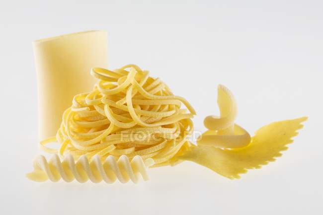 Vari tipi di pasta all'uovo — Foto stock