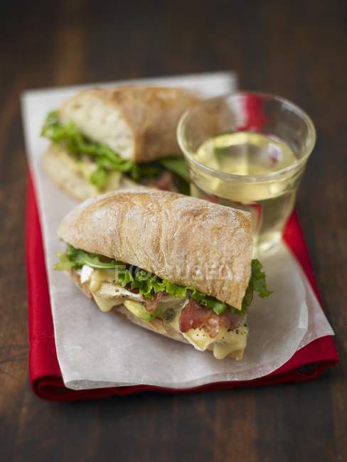 Sandwich fatto con brie — Foto stock