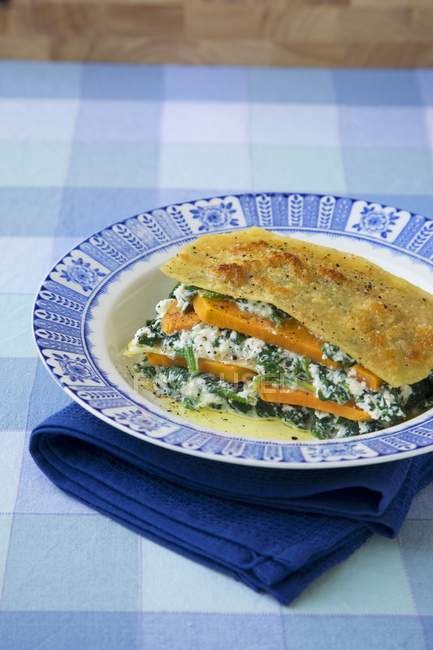 Sweet potato and spinach lasagne — Stock Photo