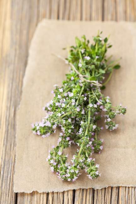 Flowering organic thyme — Stock Photo