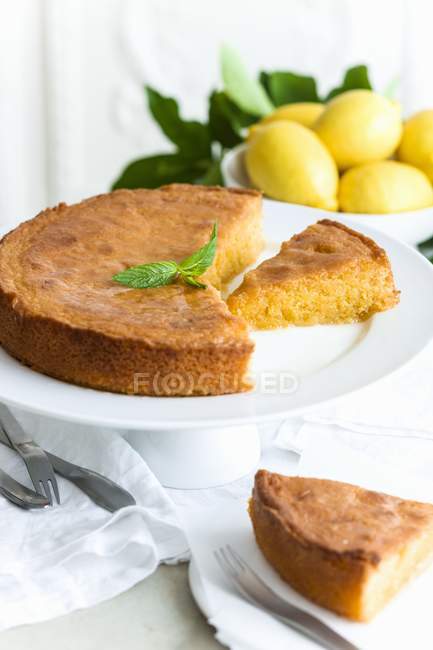 Polenta and lemon cake — Stock Photo