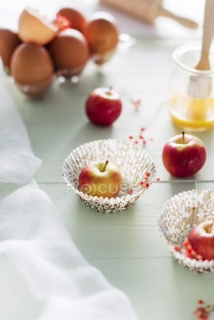 Ingrédients pour muffins aux pommes — Photo de stock
