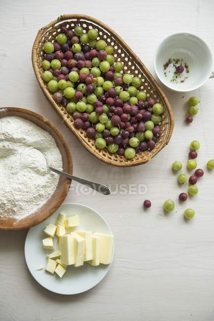 Ingredientes para bolo de groselha espinhosa — Fotografia de Stock