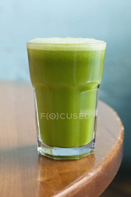 Apple and celery juice — Stock Photo