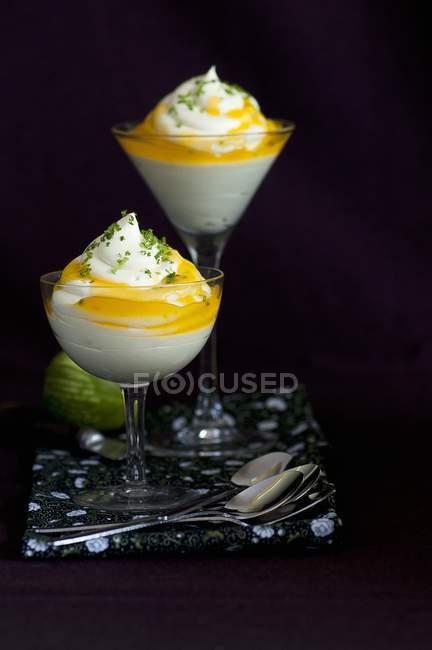 Lemon mousse with lime zest — Stock Photo