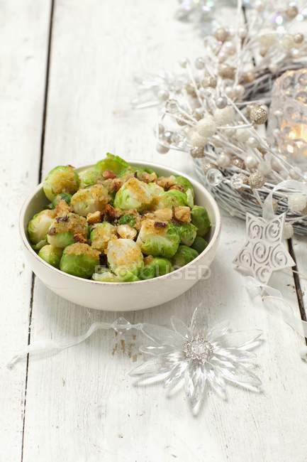 Brussels sprouts with crumbs — Stock Photo