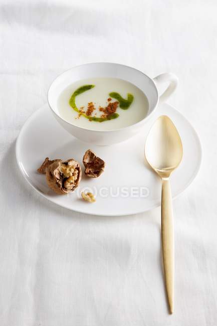 Vichyssoise soup with walnuts — Stock Photo