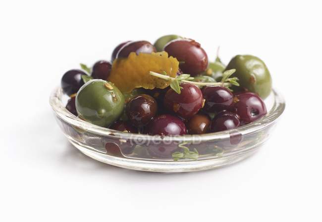 Оливки, сохраненные в оливковом масле — стоковое фото