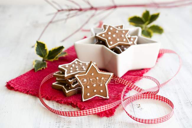 Christmas biscuits on napkin — Stock Photo