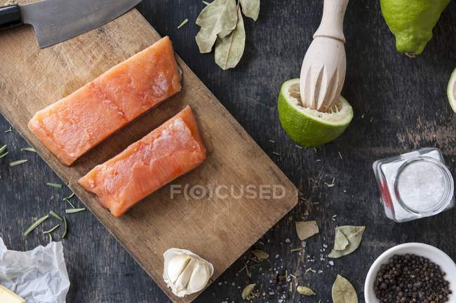 Arrangement of salmon fillets — Stock Photo