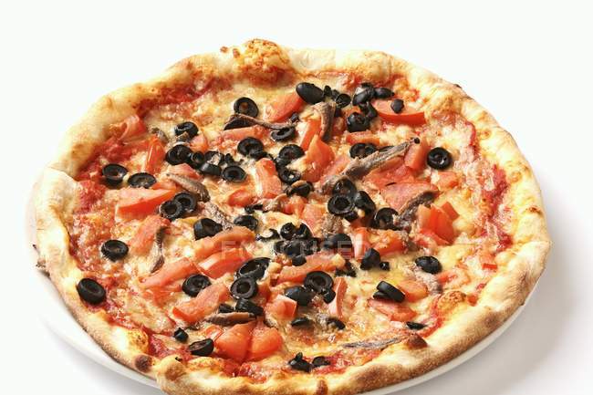 Pizza Napoletana mit Tomaten — Stockfoto