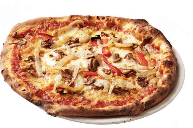 Pizza de queso y pimienta halloumi - foto de stock