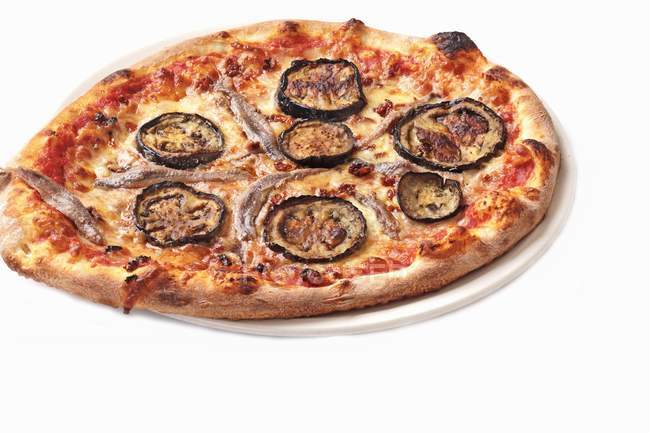 Aubergine and anchovy pizza — Stock Photo