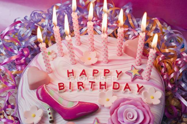 Pink birthday cake — Stock Photo