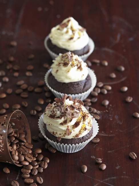 Chocolate and coffee cupcakes — Stock Photo