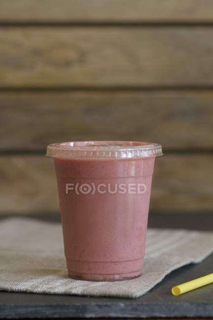 Smoothie with strawberries and bananas — Stock Photo