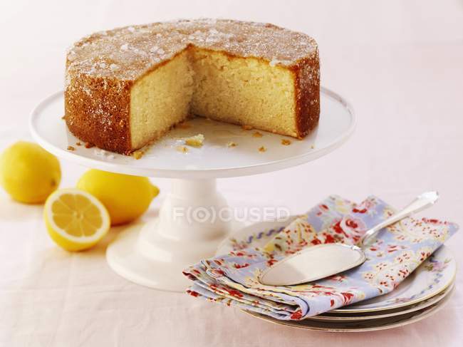Gâteau arrosé de citron — Photo de stock