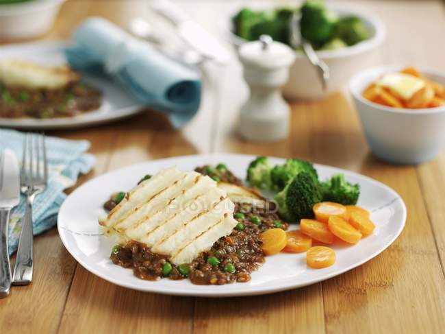 Cottage pie with vegetables — Stock Photo