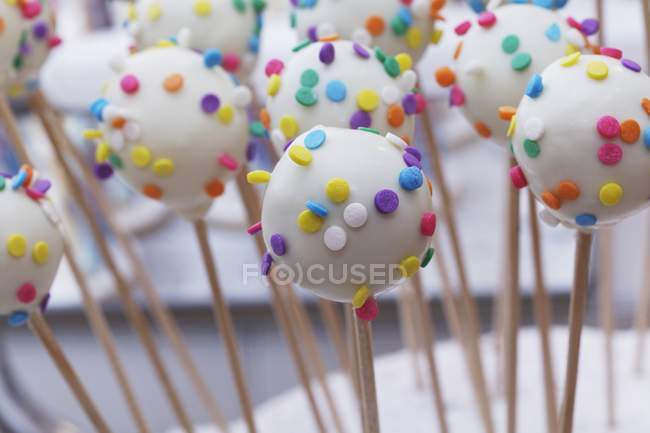 Colourful cake pops — Stock Photo