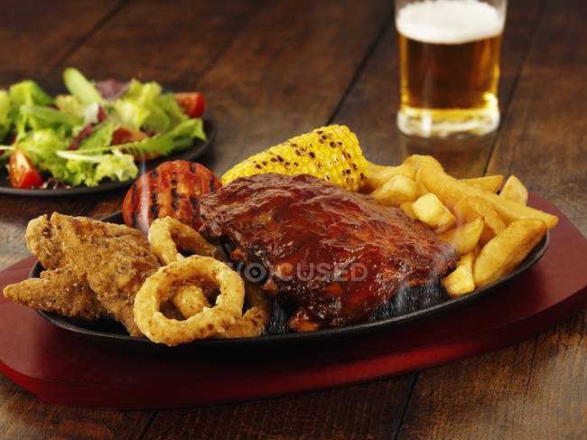 Mixed grill platter — Stock Photo