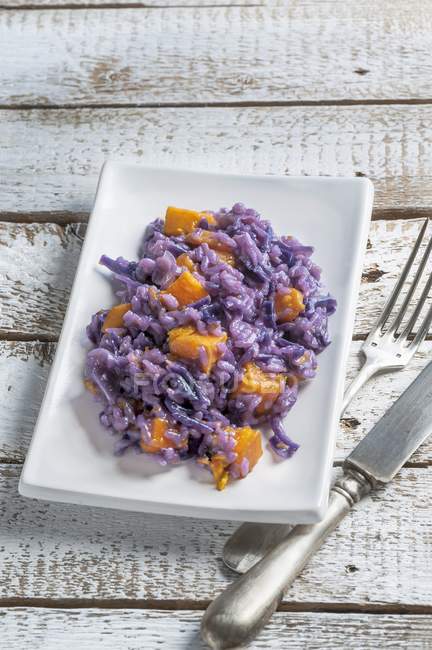 Risotto with red cabbage — Stock Photo