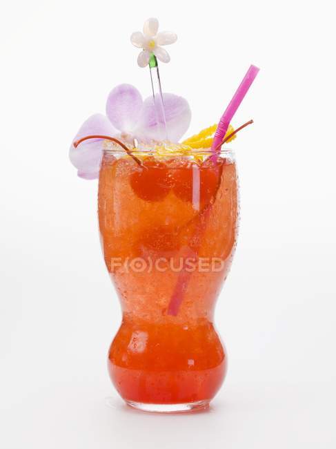 Tequila Sunrise com cerejas — Fotografia de Stock