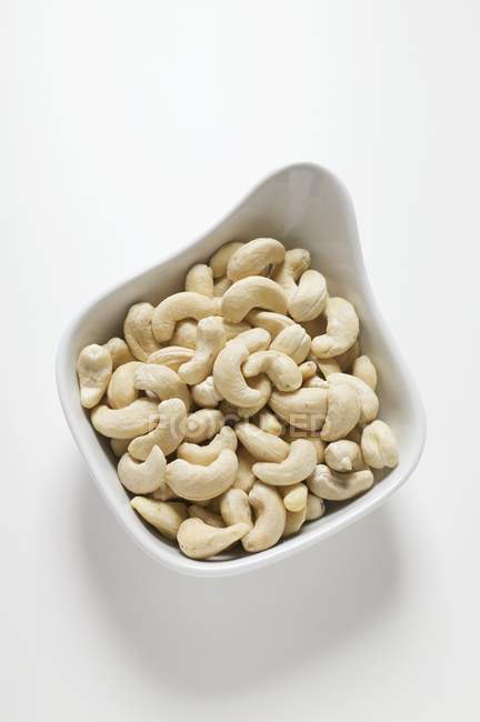 Cashew nuts in dish — Stock Photo