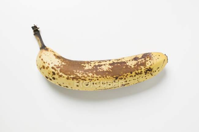 Перезрелый сырой банан — стоковое фото
