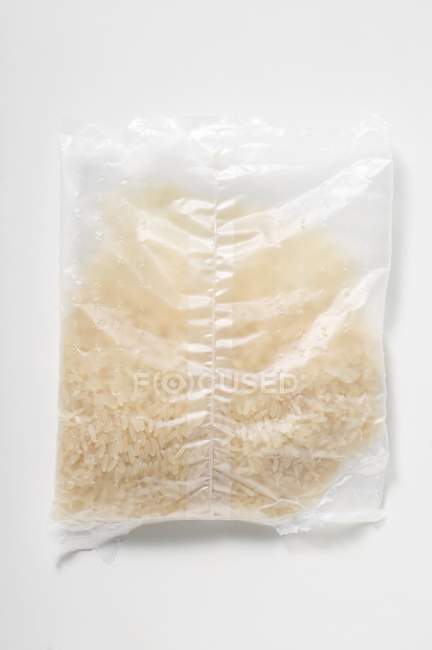 Emballage de riz bouilli dans un sac — Photo de stock