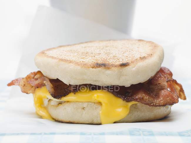 English muffin on tablecloth — Stock Photo