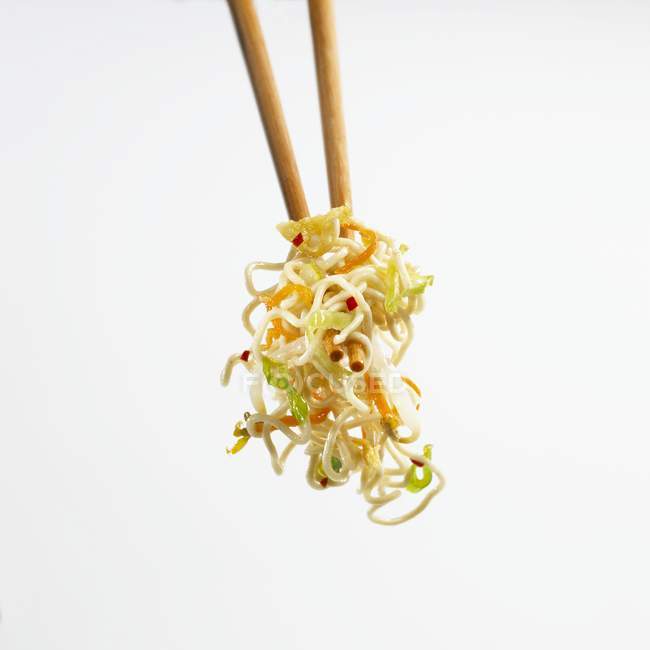 Stir-fried noodles and sprouts — Stock Photo