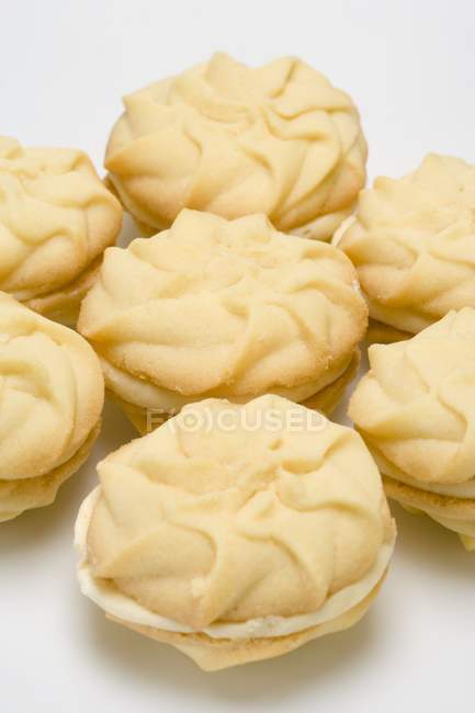Sandwich cookies with lemon — Stock Photo